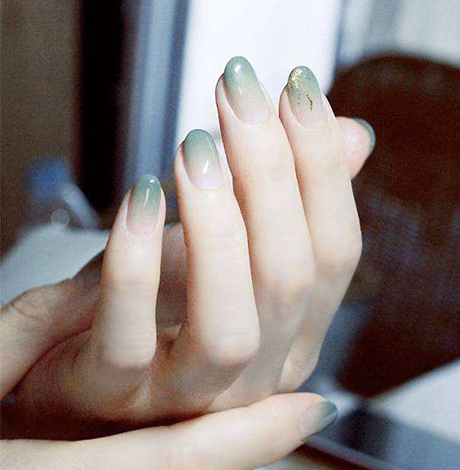 美甲能保持多久 不要去抠你的美甲