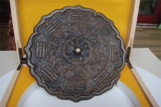 什么时候挂八卦镜 5d5676e878a3a_450_0.jpg