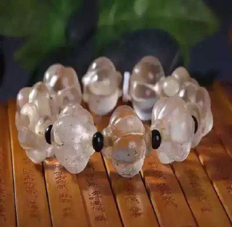 戴了的水晶能送人吗 戴水晶的忌讳最好不要犯