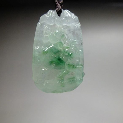 属狗的人能戴麒麟吊坠吗