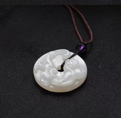 属狗的人和麒麟相冲吗 麒麟不适合什么人戴