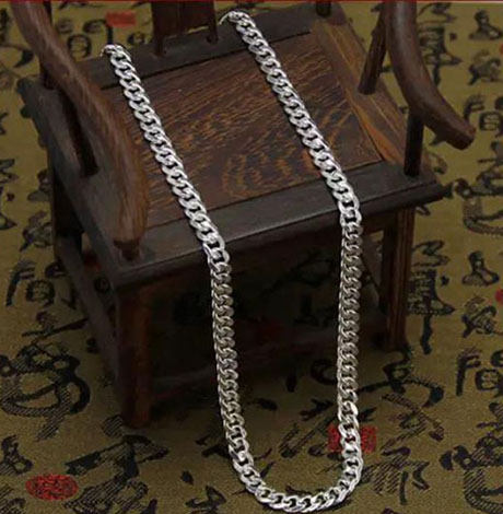 男士银项链如何搭配衣服