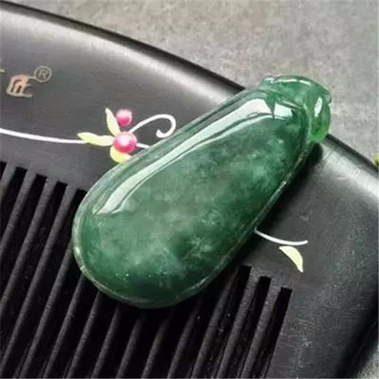 翡翠的石花是什么样子的 ​翡翠石花的存在好吗