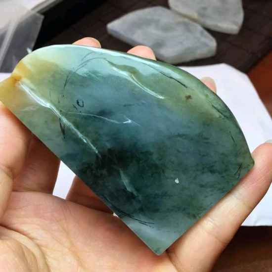 翡翠的石花是什么样子的