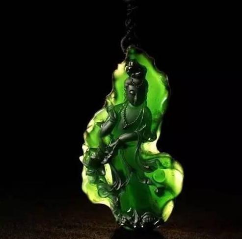 墨翠怎么鉴别真假 墨翠和黑翡翠的区别