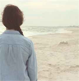 怎么让头发变蓬松 吹头发不要顺着吹