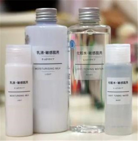 护肤品先用水还是乳 不同时间护肤步骤