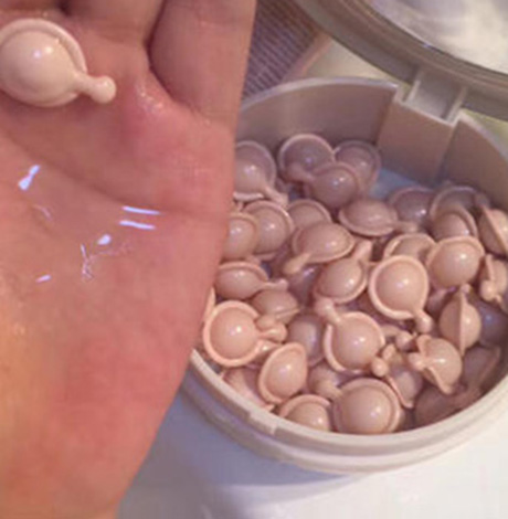雅顿粉胶用完可以上乳液吗 用完精华液用不用再擦乳液