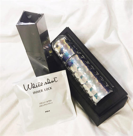 宝丽极光精华使用方法
