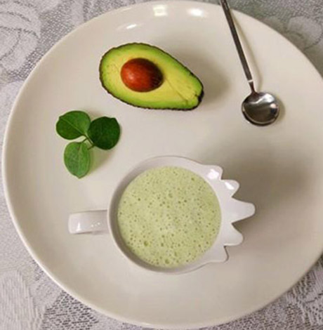牛油果奶昔用酸奶还是牛奶