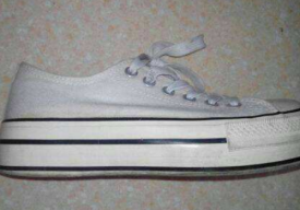 鞋子属于什么垃圾 帆布鞋脏了怎么洗才跟新的一样