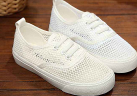 帆布鞋舌头歪怎么解决 帆布鞋鞋面有霉点怎么去除