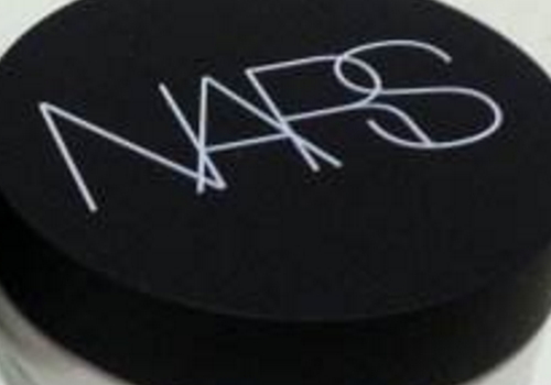 nars裸光散粉和蜜粉哪个好 nars裸光散粉多少钱
