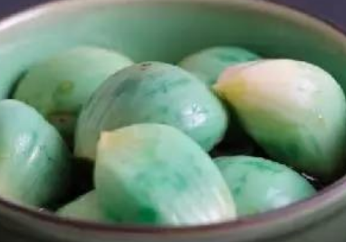 发芽的蒜可以做腊八蒜吗 ​腊八蒜发霉了可以吃吗