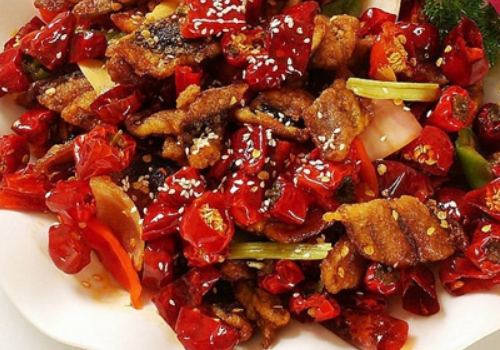 辣子鸡的鸡肉要过水吗 ​辣子鸡要放淀粉吗
