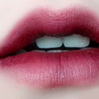 酒红色妆容怎么画步骤
