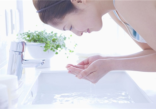蒸脸器用完需要洗脸吗