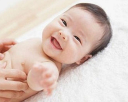 孩子发烧感冒按什么穴位