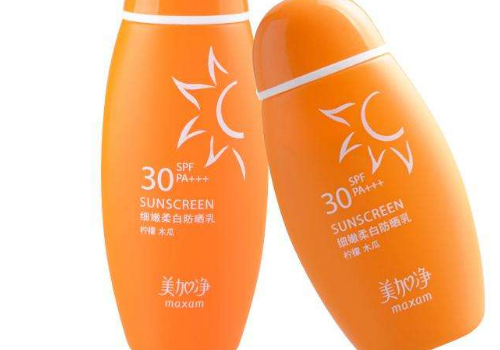 防晒乳和防晒喷雾哪个好 有什么区别