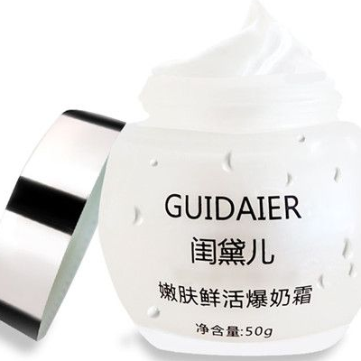 爆奶霜可以直接擦脸吗  可以代替水乳吗