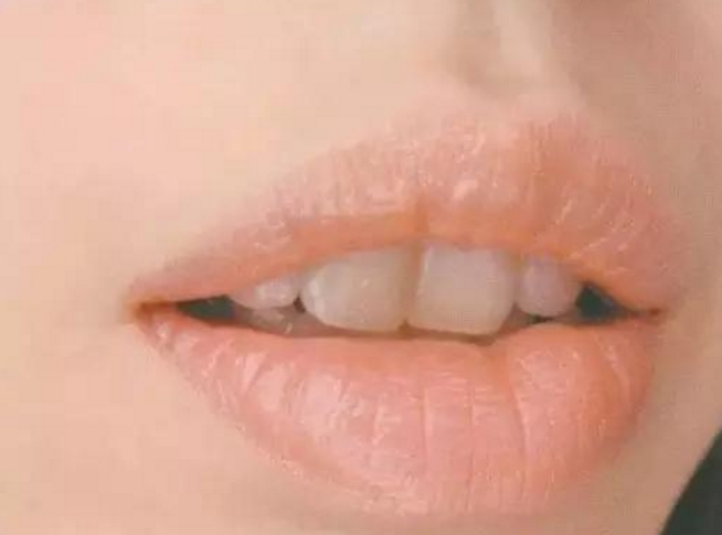 初恋唇的画法步骤 什么是初恋唇