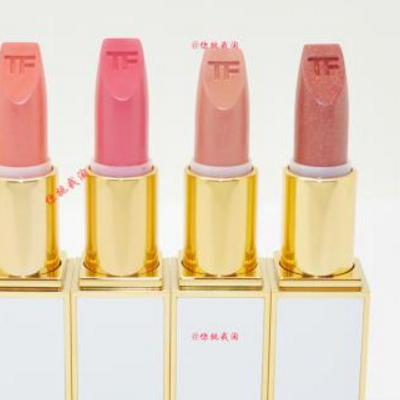 tf白管口红25是什么颜色 试色是怎样的