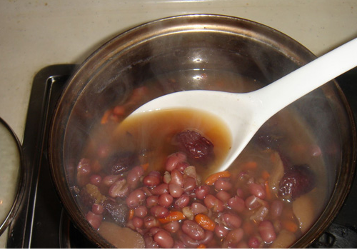 绿豆汤和红豆汤哪个好​ 夏日选择绿豆汤还是红豆汤