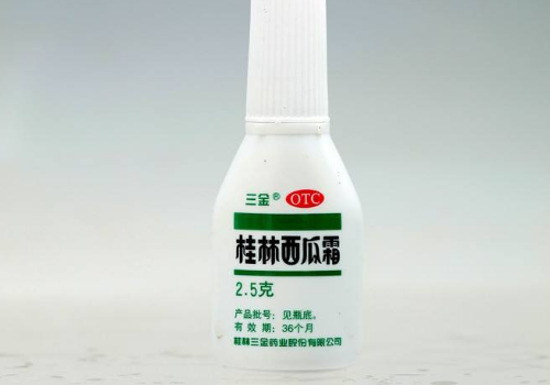 西瓜霜可以喷舌头吗 西瓜霜可以喷扁桃体吗