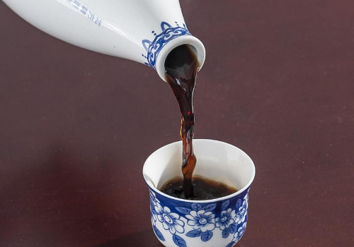 黄酒什么时候喝最好 黄酒发汗后可以喂奶吗