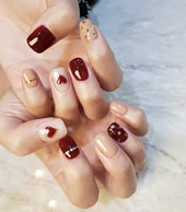 红色系美甲图片 显手白最佳美甲款式