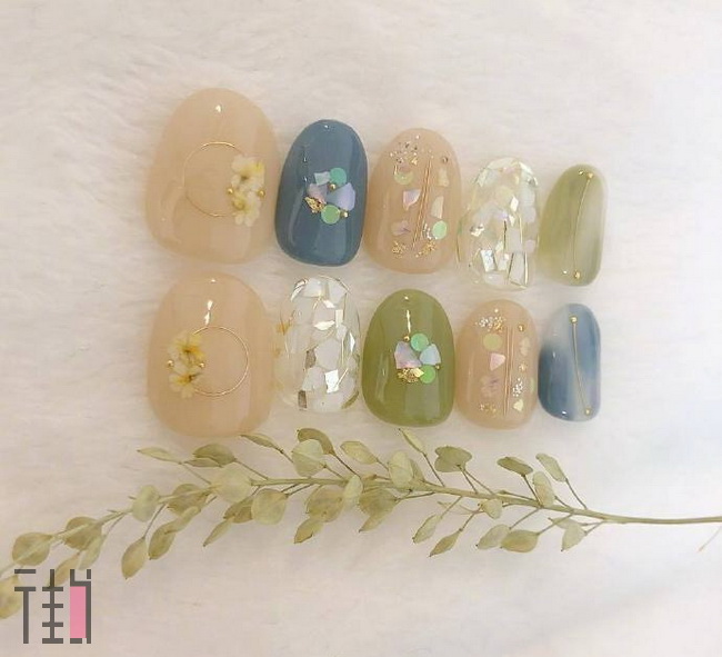 日本美甲师推荐的一组**风美甲图案