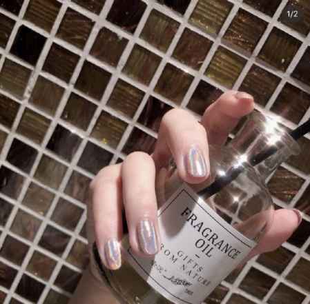 又酷又甜的镭射美甲，绝美的**色