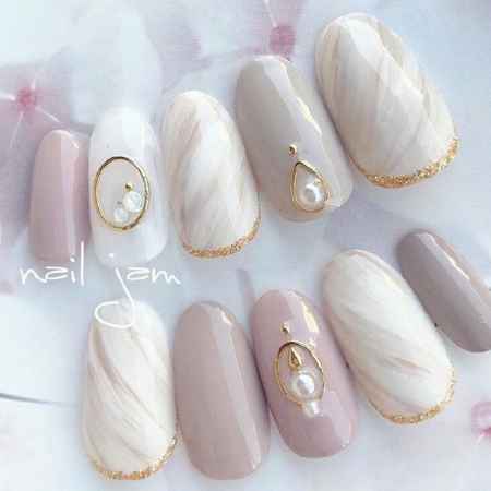 温柔好看的冬季美甲配色方案