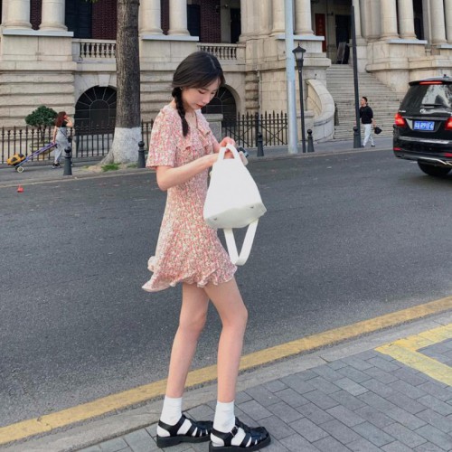 碎花裙搭配什么鞋子