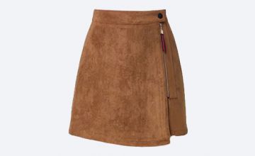 红裙子怎么搭配衣服才好看呢 21c2948bcfc6235f39ed2b8c8556eec8_300_300.jpg