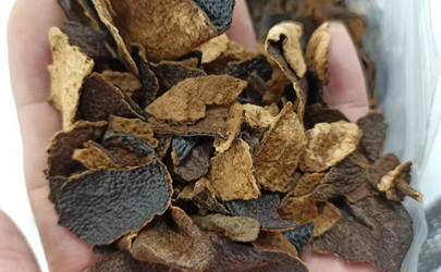 怎么看老陈皮是不是染色 如何辨别陈皮是熏过的