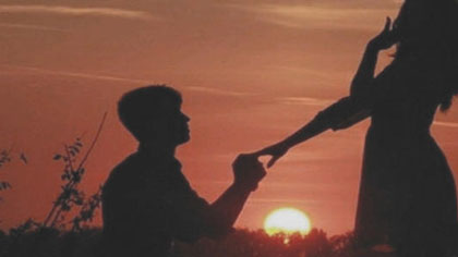 男生遇到喜欢的人下意识表现 心跳加速手忙脚乱