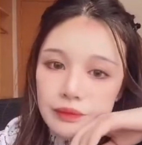 罗小猫猫子是谁 为什么要直播喝农药