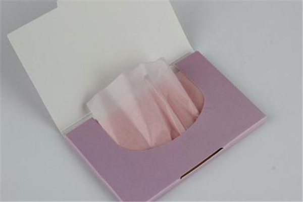 吸油纸能吸头发上的油吗 吸油纸有正反面吗