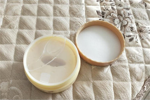 眼膜敷上有刺痛感怎么回事 眼膜会过敏吗