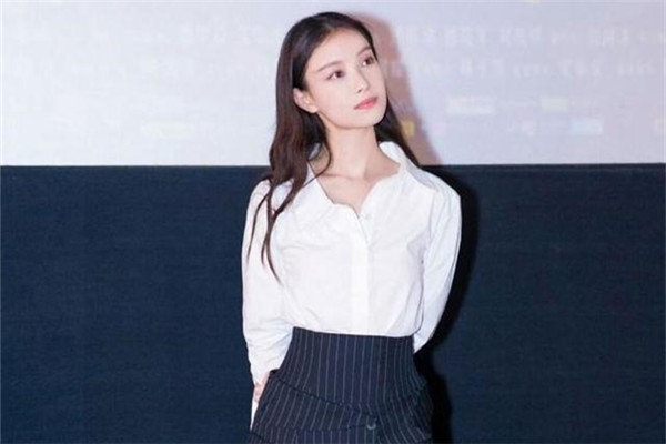 白色衣服怎么洗更白 怎么来洗白色衣服