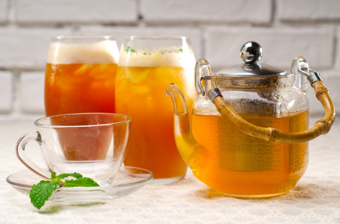 绿茶与红茶的本质区别 喝红茶和绿茶有什么区别