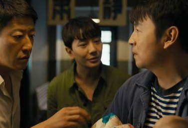 《人世间》周楠背叛了养父吗 周秉昆因为他入狱12年是真的吗