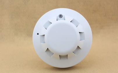 业主家烟感器坏谁负责维修 家里的烟感器为什么物业不给拆