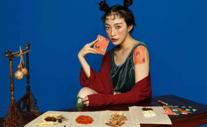 贴完膏药皮肤变硬皱怎么办 膏药怎么贴不会皱
