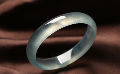 怎么看手镯的圈口 e86685d36375ec6da8255c7c226e8eee_550_0.jpg