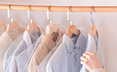 衣柜的衣服要不要防尘袋 ​衣服防尘袋一般哪里有卖