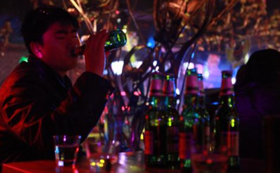 酒精中毒怎么快速处理 酒精中毒不管会怎么样他会死吗