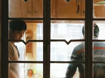 《亲爱的小孩》讲的是什么故事 是什么改编的