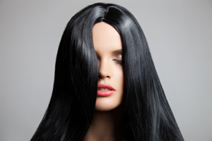 卷发用弹力素好还是精油好 护发精油和弹力素的区别